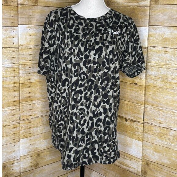 PINK VICTORIA'S SECRET OVERSIZED ANIMAL PRINT CASUAL EVERYDAY CREWNECK T-SHIRT - Picture 1 of 3